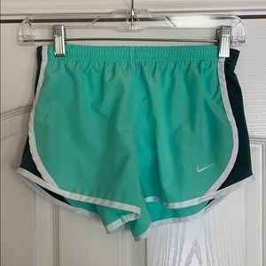 Nike Girls Medium lined Dri-Fit jogging shorts